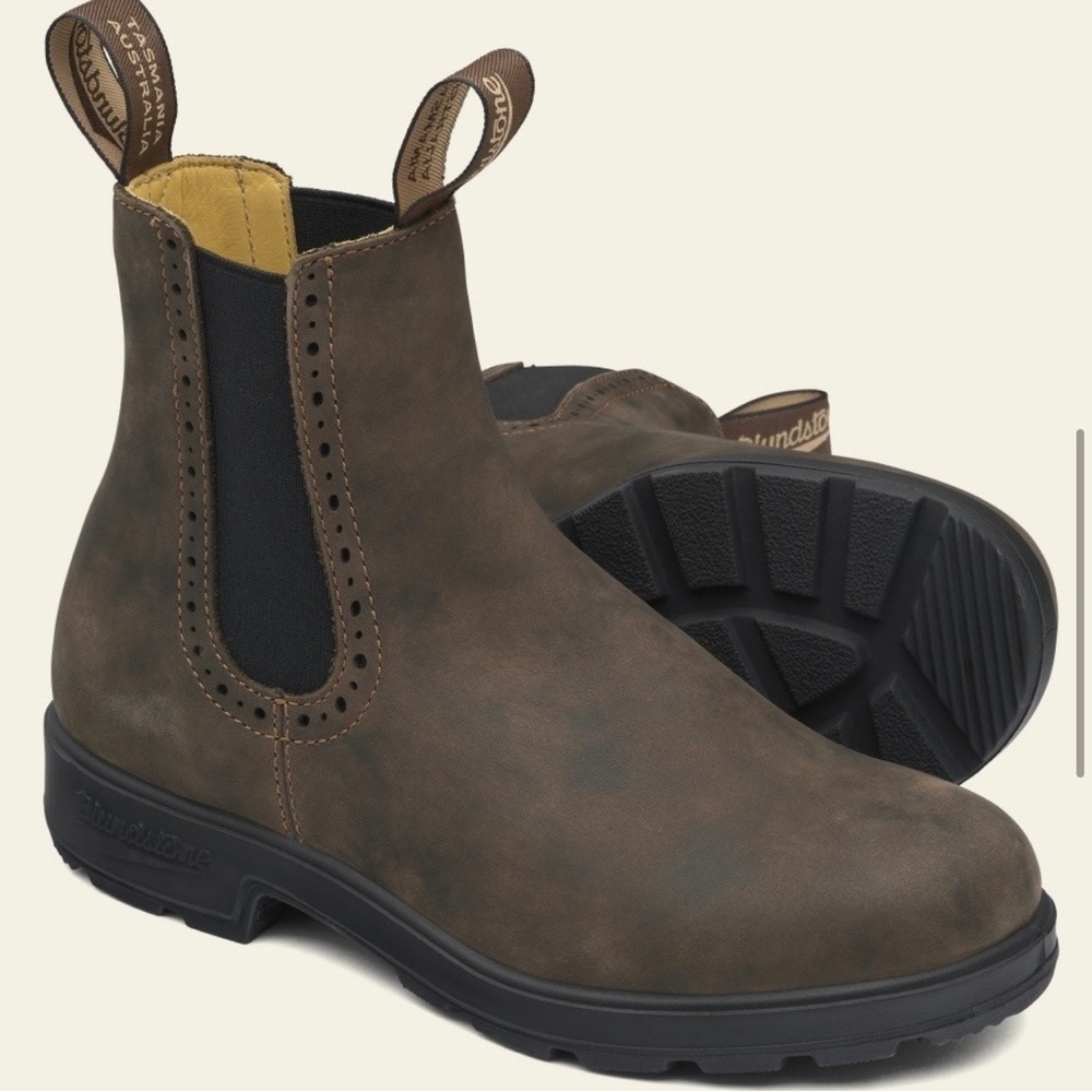 LIKE NEW BLUNDSTONES 🤎 RUSTIC BROWN